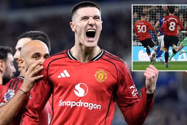 ‘Siêu dự bị’ giúp Man Utd lên tốp 4 Ngoại hạng Anh 