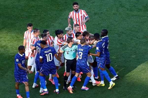 Mbappe đưa Pháp vào tứ kết, Paraguay ôm hận vì VAR