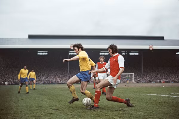 Huyền thoại đặc biệt của Arsenal qua đời