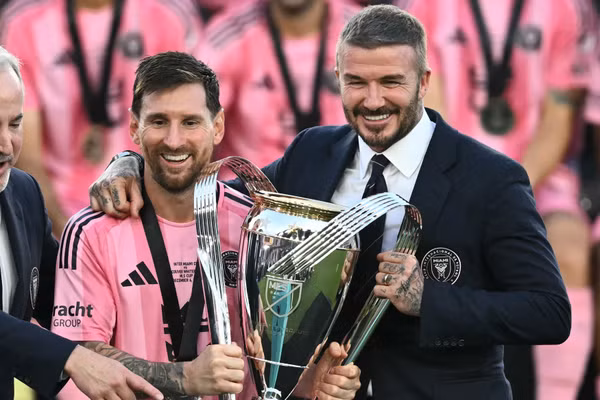 Messi mua đứt đội bóng châu Âu