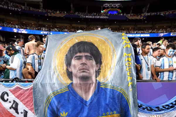 Hình bóng Maradona bao trùm đại chiến Argentina - Anh 