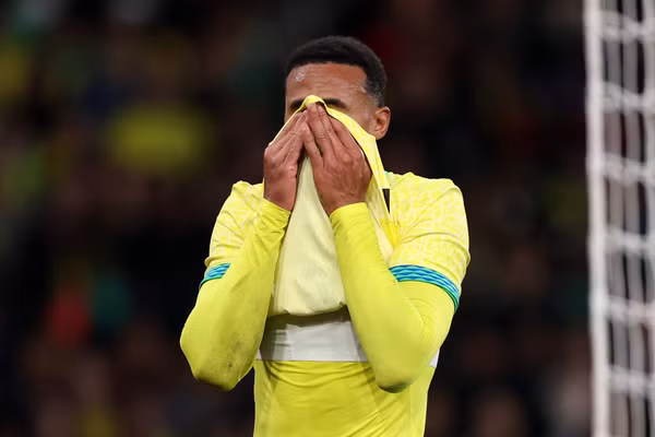 Arsenal và Tottenham cùng nhận cú sốc lớn trước derby Bắc London