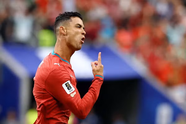 Messi, Ronaldo ‘rủ nhau’ vào đội hình hay nhất lượt hai World Cup 2026 