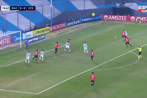 Video: 2 pha ‘tấu hài’ khó tin ở Cup C2 Nam Mỹ