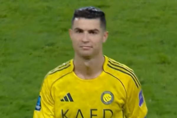 Ronaldo hành động ‘xấu xí’ sau chung kết C2 châu Á