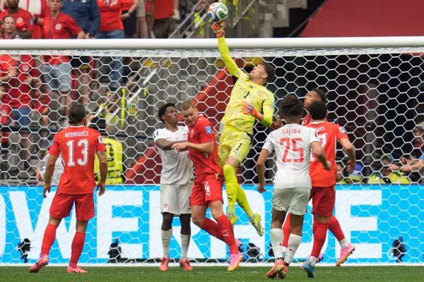 Thụy Sĩ, Canada dắt tay đi tiếp tại World Cup 2026 