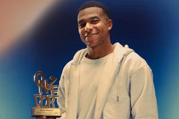 Được vinh danh, Mbappe có thoát được 'dớp' Quả bóng Vàng?