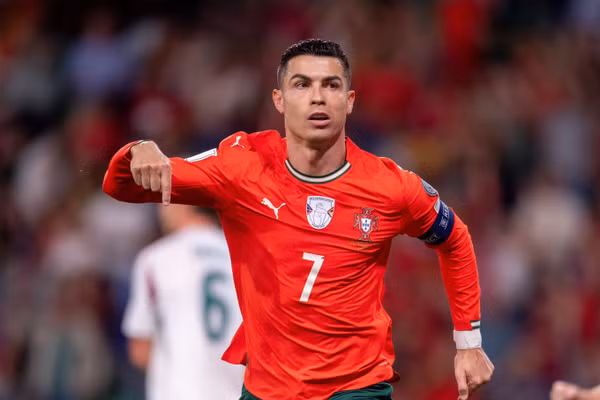 Ronaldo lập kỷ lục ghi bàn lịch sử ở vòng loại World Cup