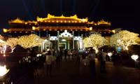 Hue chinh thuc mo cua Dai noi ve dem - Anh 5