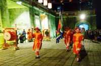 Hue chinh thuc mo cua Dai noi ve dem - Anh 3