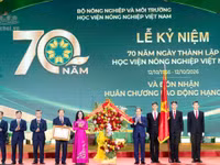 Chủ tịch Quốc hội Trần Thanh Mẫn trao Huân chương Lao động hạng Nhất tặng Học viện Nông nghiệp Việt Nam