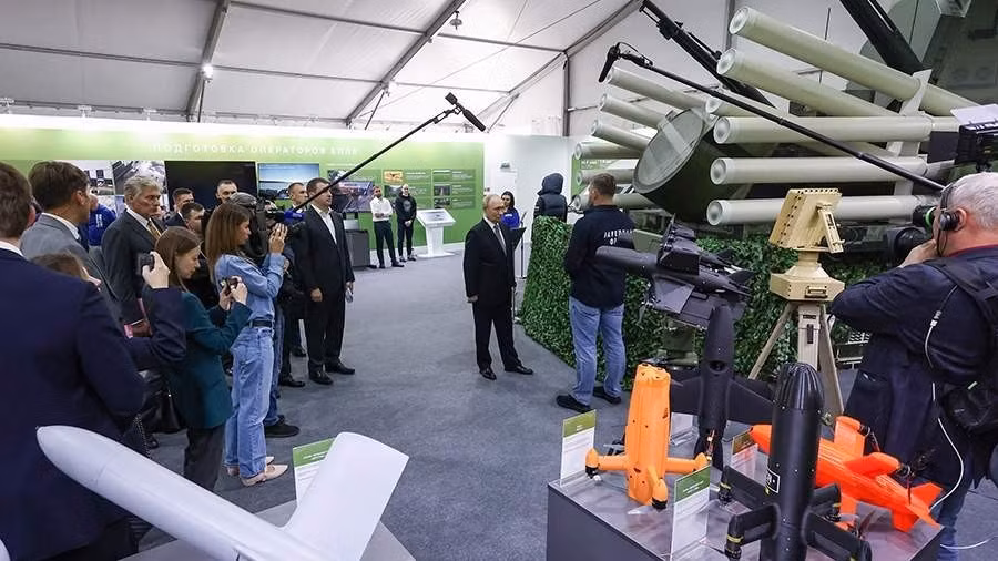 Ông Putin thị sát mô hình tổ hợp Pantsir-S