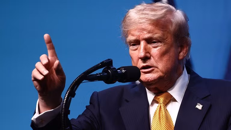 Tổng thống Trump tuyên bố Mỹ sẽ 'tiếp quản' eo biển Hormuz