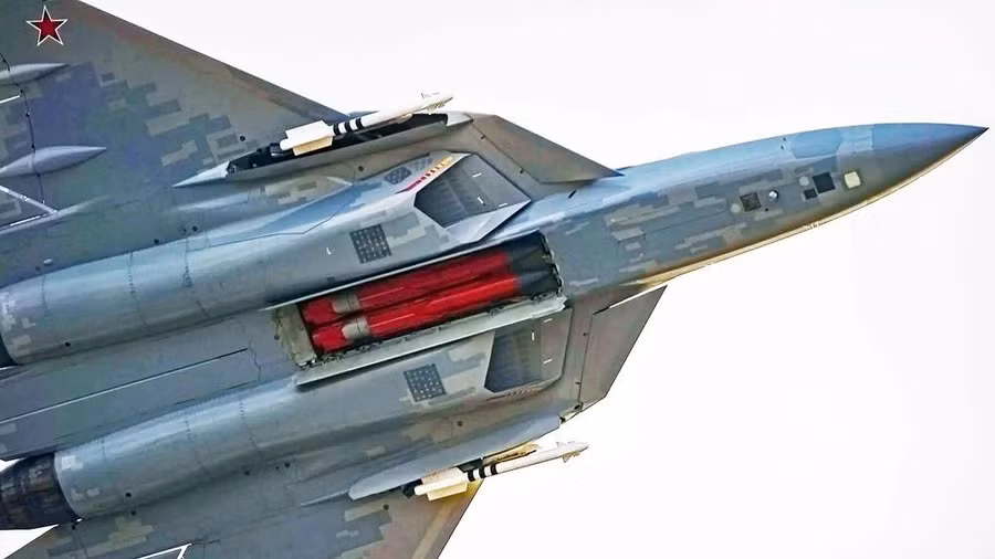 nga-he-lo-hinh-anh-hiem-hoi-ve-tiem-kich-bong-ma-bau-troi-su-57-1762831000476.jpg
