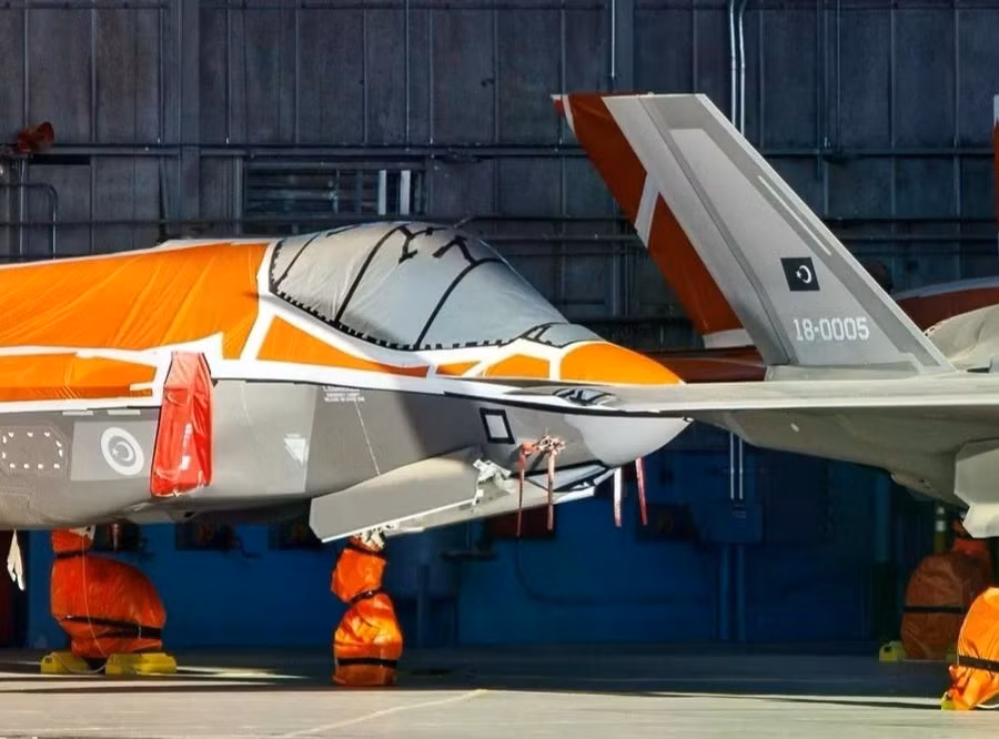 turkeys-f-35-fleet-still-held-in-a-hangar-at-luke-air-force-v0-wu2pcl3ei4af1.jpg