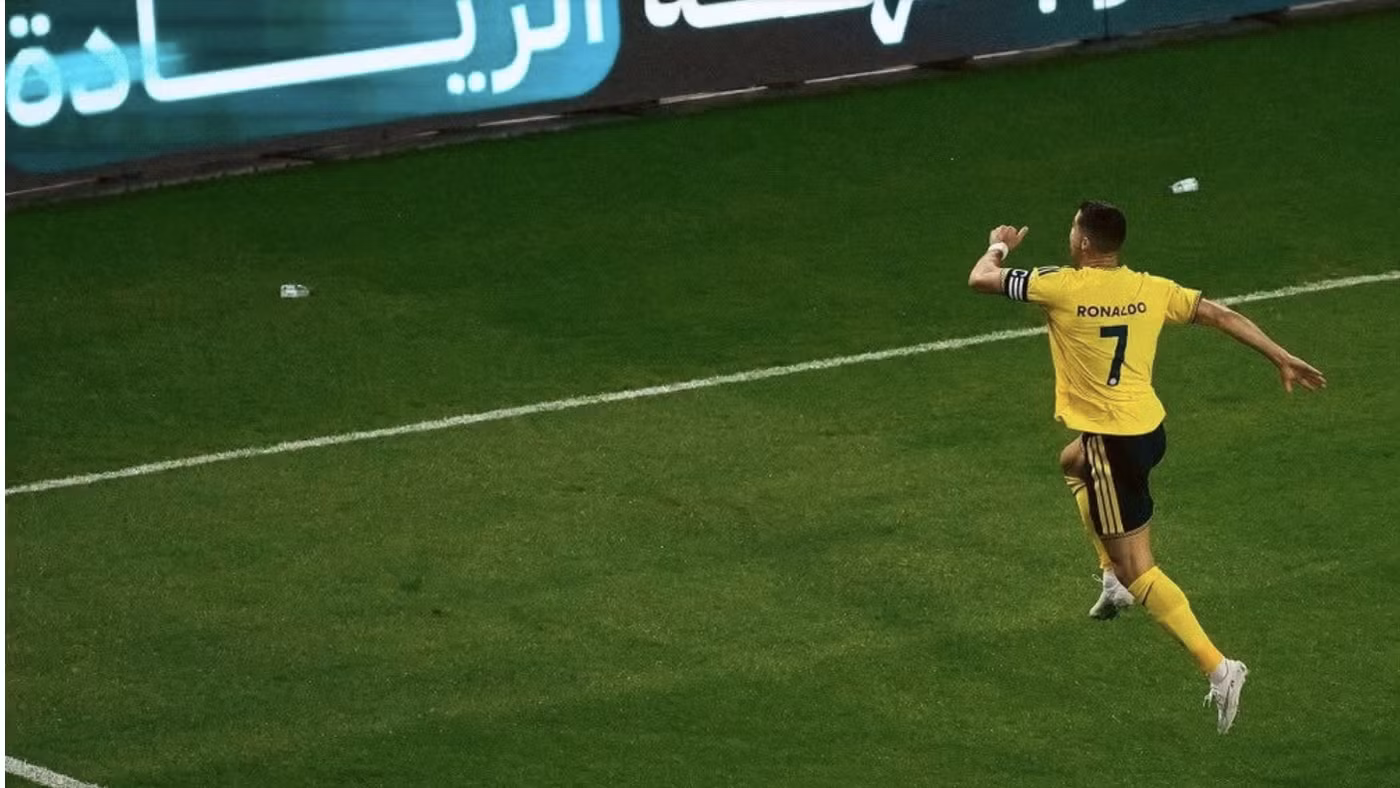 Ronaldo giải cơn khát hat-trick sau 908 ngày 