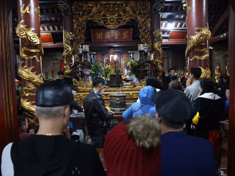 Theo ông Cảnh, chùa Hương không chỉ là nơi hội tụ những giá trị văn hóa tâm linh, đây còn là điểm đến du lịch hấp dẫn, trung tâm văn hóa tín ngưỡng thu hút du khách trong và ngoài nước. h8.jpg