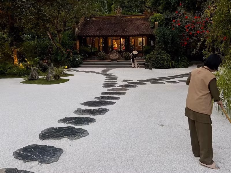 Dưới chân núi, chùa Địa Tạng Phi Lai cho xây dựng một nhà trồng nấm rộng khoảng 20m2 cung cấp lương thực sạch khi nấu lẩu chay hoặc làm ruốc chay. d9.jpg