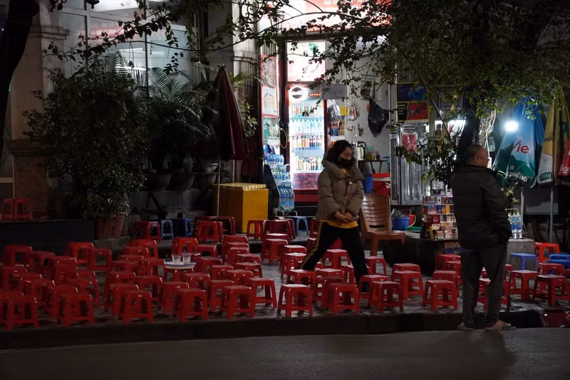 UBND TP Hà Nội cũng đã ban hành Kế hoạch với chủ đề: “Bảo đảm an toàn thực phẩm, trong đó chú trọng an toàn thực phẩm bếp ăn tập thể, dịch vụ ăn uống và thức ăn đường phố”. b7.jpg
