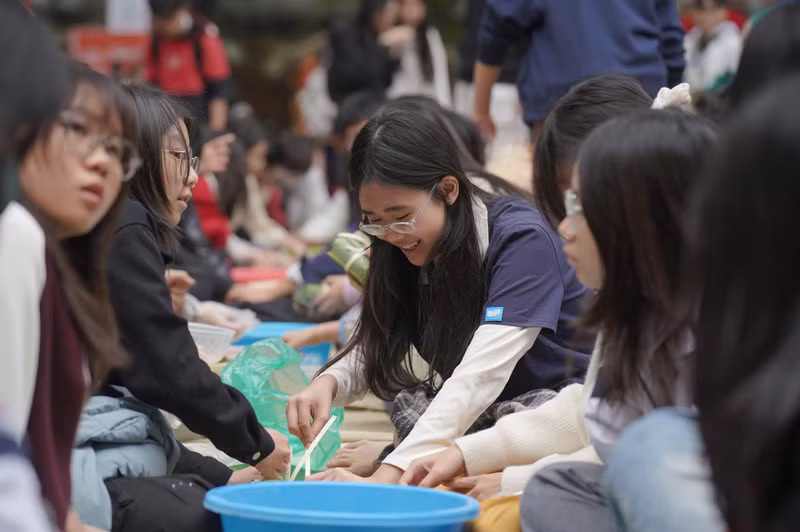 Cuộc thi gói bánh chưng giúp các em học sinh tự hào về những giá trị văn hóa truyền thống tốt đẹp. dd-7.jpg