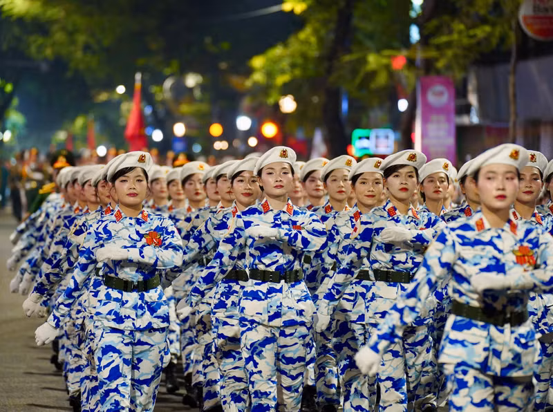 Khối nữ sĩ quan Quân y đã làm việc quên mình giữa mưa bom, biển đạn để cứu chữa bộ đội, Nhân dân trong các cuộc kháng chiến. dsc08994-1.jpg