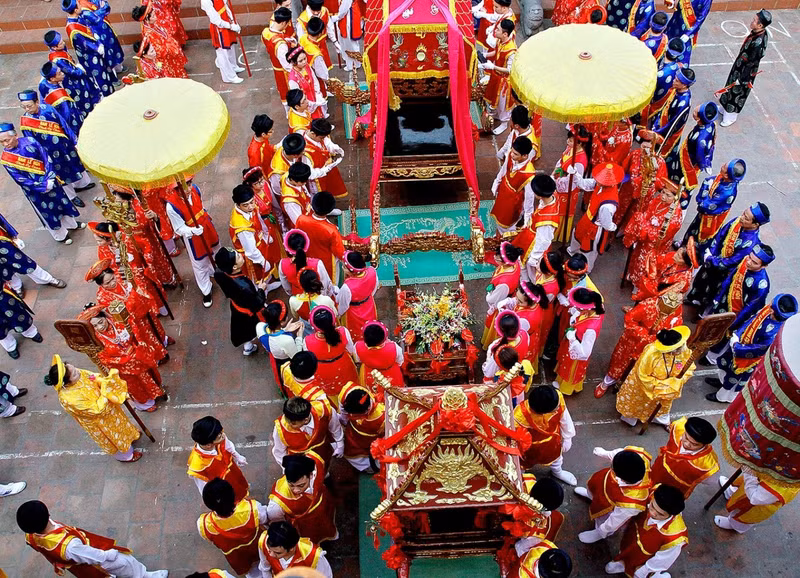 Lễ hội 5 làng Mọc là lễ hội cổ truyền có từ rất lâu đời được tổ chức 5 năm 1 lần. Mỗi lần có 1 làng đứng đăng cai chủ lễ theo thứ tự Giáp Nhất - Chính Kinh - Cự Lộc - Quan Nhân - Phùng Khoang. m3.jpg