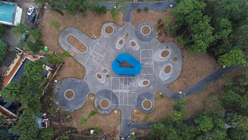 Cảnh tượng hoang tàn và xuống cấp đã được phá bỏ và xây mới với thiết kế mềm mại, hiện đại. l3.jpg
