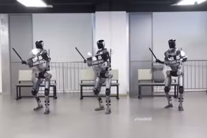 Robot Trung Quốc có thể bắt chước binh sĩ trong nhiệm vụ nguy hiểm