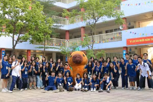 Các thành viên Ban tổ chức dự án Libreria Project chụp ảnh lưu niệm tại sự kiện
