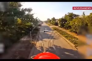 Khoảnh khắc drone FPV tông thẳng xe, hầm trú ẩn và trạm Starlink