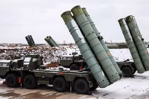 Hệ thống phòng không S-400. (Ảnh: TASS)