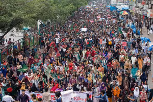 Hình ảnh biển người Bangladesh xuống đường