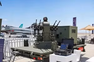 Nga tung hệ thống Zubr chuyên săn drone và đạn tuần kích