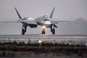 Rostec lần đầu trình làng UAV tàng hình phóng từ tiêm kích Su-57E