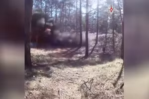 Video Nga rà phá bom mìn hỗ trợ sứ mệnh nhân đạo của Đệ nhất Phu nhân Mỹ