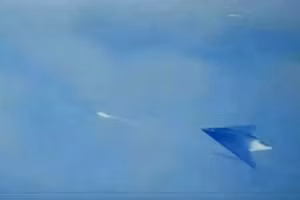 UAV tàng hình Trung Quốc lần đầu phóng tên lửa không đối không?
