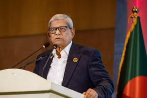 Ông Mirza Fakhrul Islam Alamgir.