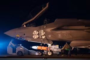 Tiêm kích F-35A thử nghiệm khả năng mang vũ khí hạt nhân.