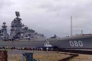 Tuần dương hạm Admiral Nakhimov của Nga.