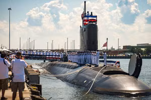 Tàu ngầm USS John Warner, lớp Virginia của Hải quân Mỹ.
