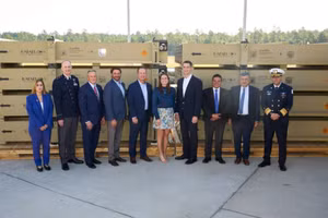 Lô tên lửa Tamir do liên doanh Raytheon-Rafael tại Arkansas sản xuất.