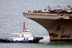 Tàu sân bay USS Abraham Lincoln của Mỹ.