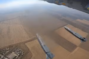 Máy bay Su-24 khai hỏa tên lửa Storm Shadow.