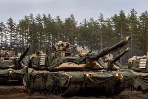 Xe tăng M1A2 SEPV3 của Mỹ tại Khu huấn luyện Niinisalo, Phần Lan.