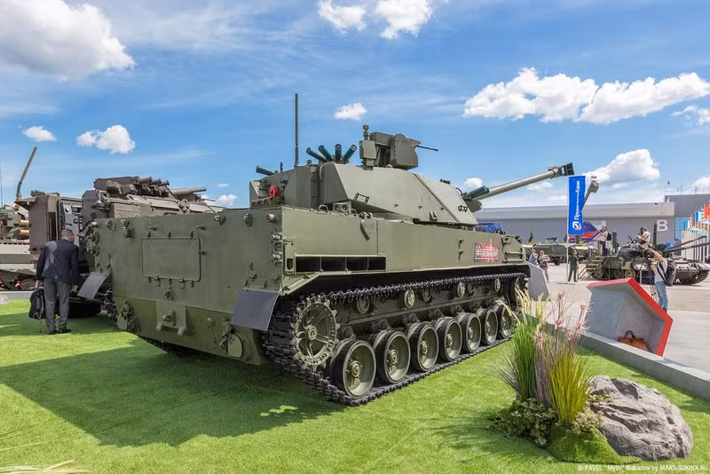 Vũ khí trên ra mắt lần đầu tại Diễn đàn Army 2017 và tới năm 2018, một mẫu thử nghiệm hoàn chỉnh đã được chế tạo. Theo kế hoạch ban đầu, quá trình kiểm tra cấp nhà nước phải diễn ra vào năm 2019 để sang tới năm 2020 thì sản xuất hàng loạt. 48146928117_11348632f3_b.jpg