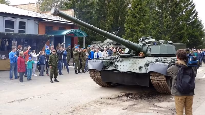 Xe tăng Object 292 được chế tạo tại Leningrad và còn được biết đến với tên gọi T-80-152, có thể trở thành một trong những phương tiện chiến đấu mạnh nhất không chỉ của những năm 1990 mà còn trong thời hiện đại. x1080-9820-4228.jpg