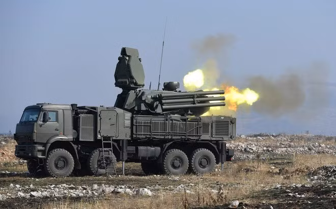 Theo giám đốc công nghiệp cụm vũ khí trực thuộc Rostec - ông Bekhan Ozdoev, Pantsir-S là một trong những hệ thống phòng không hiệu quả nhất trên thế giới hiện nay. ankara-tuyen-bo-pha-huy-to-hop-pantsir-s1-thu-17-cua-lna-1-23.jpg