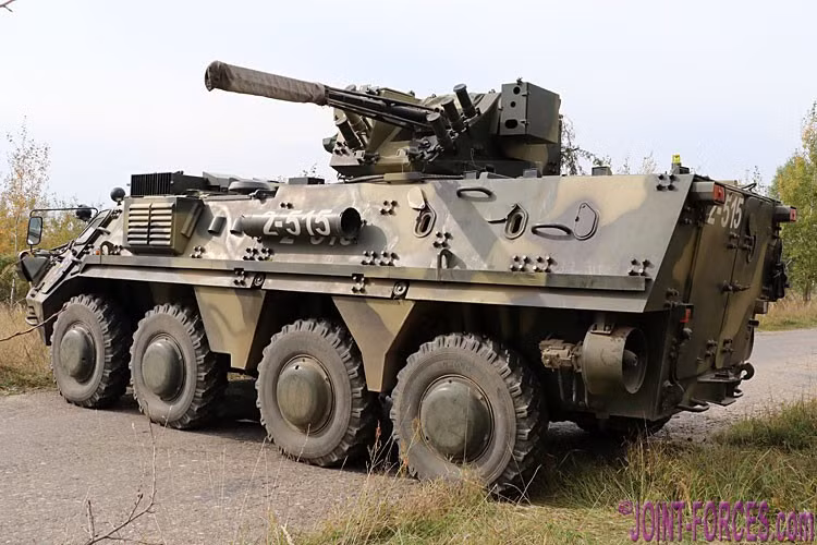Xe bọc thép chở quân BTR-4 được phát triển vào giữa những năm 2000 và đã phục vụ trong Lực lượng Vũ trang Ukraine từ năm 2014. Nó được thiết kế để mang theo 8 binh sĩ và cung cấp hỏa lực hỗ trợ trong chiến đấu. image-2.jpg
