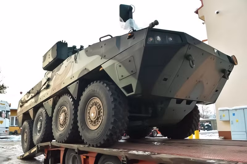 btr-kto-rosomak-1.jpg