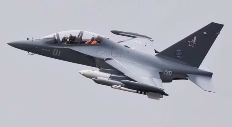 Nhưng trong tình cảnh hiện tại, rất khó để Nga giao máy bay cho Iran, thậm chí những chiến đấu cơ này hoàn toàn có thể bị tiêu diệt ngay từ khi chưa kịp cất cánh. may-bay-huan-luyen-yak-130-17725925642551586902311.jpg